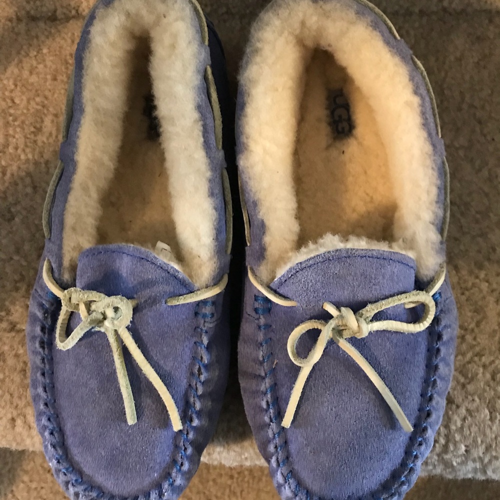 Girls sz 4 UGG moccasins